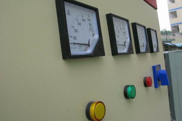 万荣配电箱-3683讲讲配电箱的操作和检修步